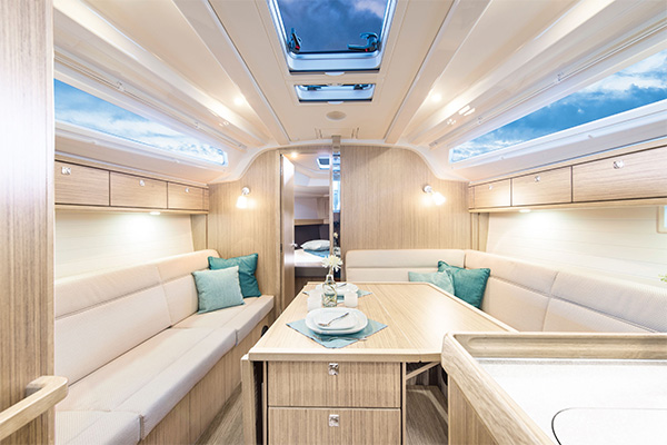 Bavaria Signature Cruiser 37 Saloon