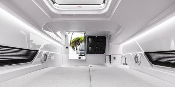 Axopar 25 Cross Bow Cabin