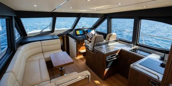 Catamaran Motor Yacht Saloon