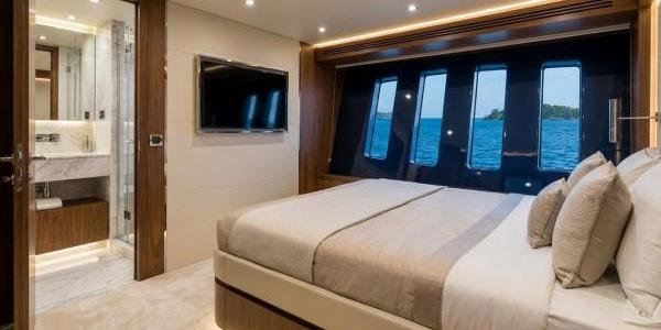 Catamaran Sports Yacht Cabin