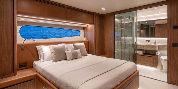 35m Shadow Yacht Cabin