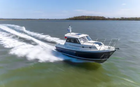 Orkney Pilothouse 25 Orkney Pilothouse 25